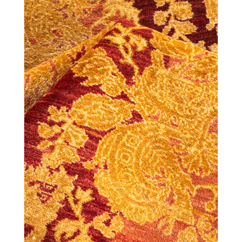Classic One-of-a-Kind 2' 7" X 5' 6" Hand Knotted Area Rug