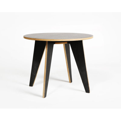 Pirwi End Table