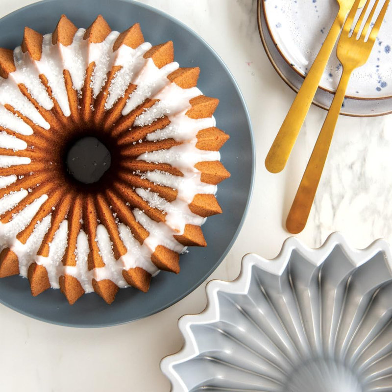 Nordic Ware Brilliance fluted cake pan Pan Gold