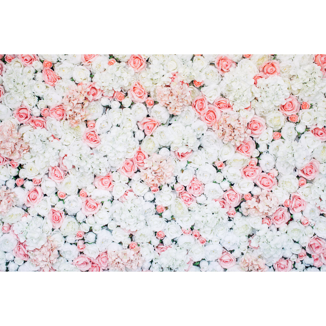 Photo Of Floral Wall von CoffeeAndMilk - Kunstdrucke auf Leinwand ohne Rahmen