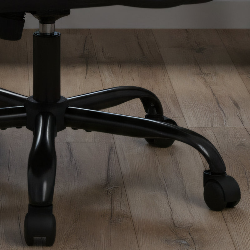 Noir, fauteuil de jeu en cuir PU, fauteuil de bureau ergonomique avec support lombaire, hauteur réglable, roulettes et accoudoirs rabattables.
