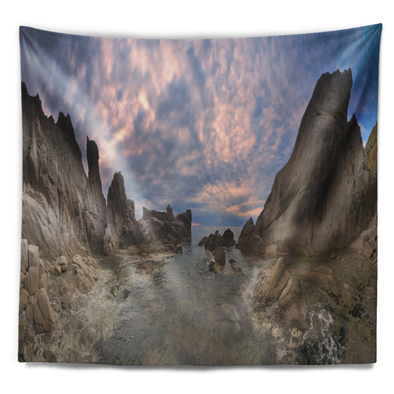 Tapisserie Schafer Rocky Beach East Sea on Overcast Day, H 32 po x l 39 po