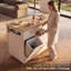 Îlot de cuisine extensible de 124 cm (48,8 po) avec prise électrique, comptoir-bar rabattable en bois, plateau pliable, étagère à épices à 3 niveaux et porte-essuie-tout.