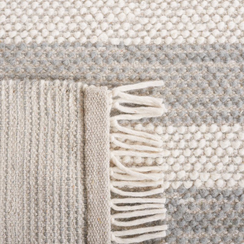 Charvik Machine Made Area Rug in Ivory/Gray, Rectangle 5' x 8'