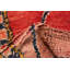 Tapis marocain rouge primitif