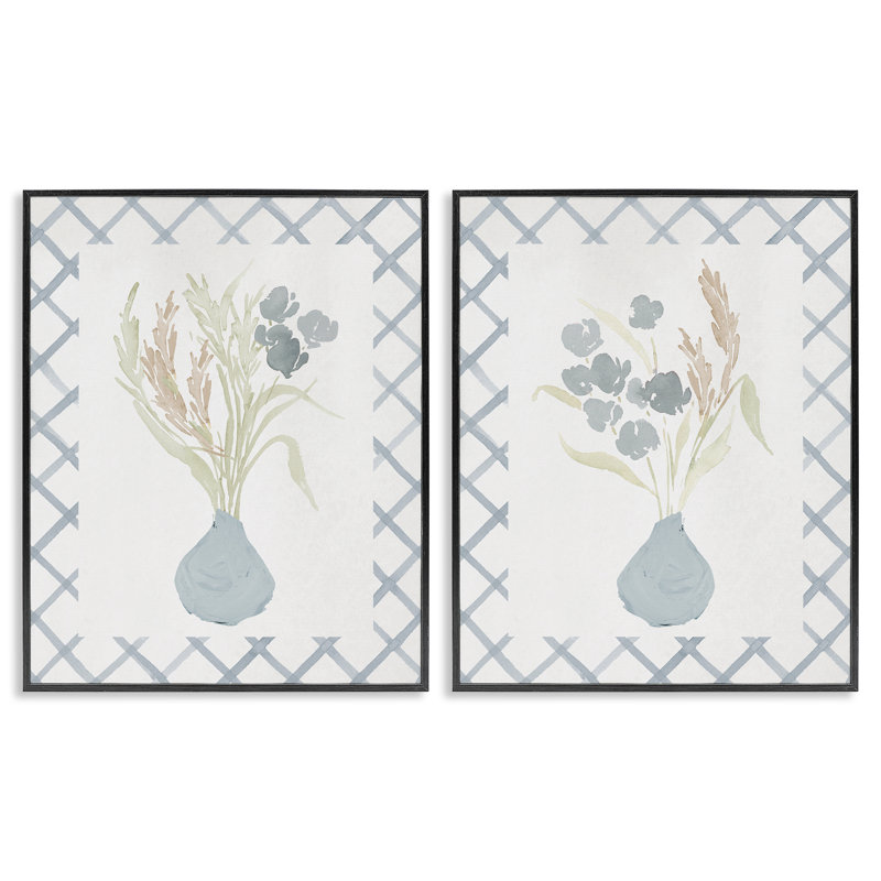 Ensemble de 2 giclées encadrées subtilement bleu Anna Bouquets, design par Lucille Price, H 14 po x l 11 po