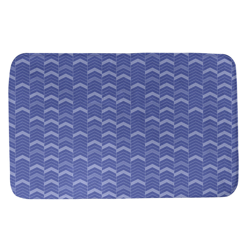 Tapis pour salle de bain lineed chevrons Stephenie, l 17 po x L 24 po, Bleu / bleu pastel