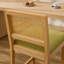 Tabourets de bar Havenwood en bois massif avec dossier en rotin et coussin en lin-135493419