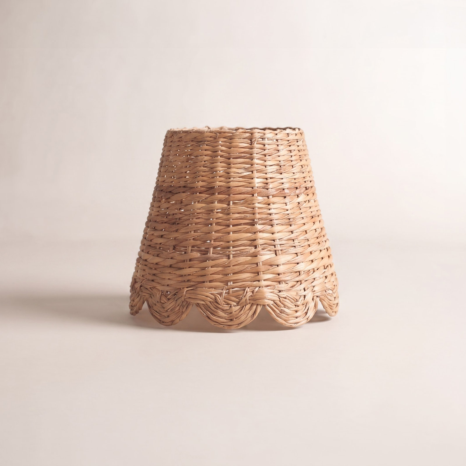 Poldina Wicker Lamp Shade, Poldina XXL, Scalloped Water Hyacinth