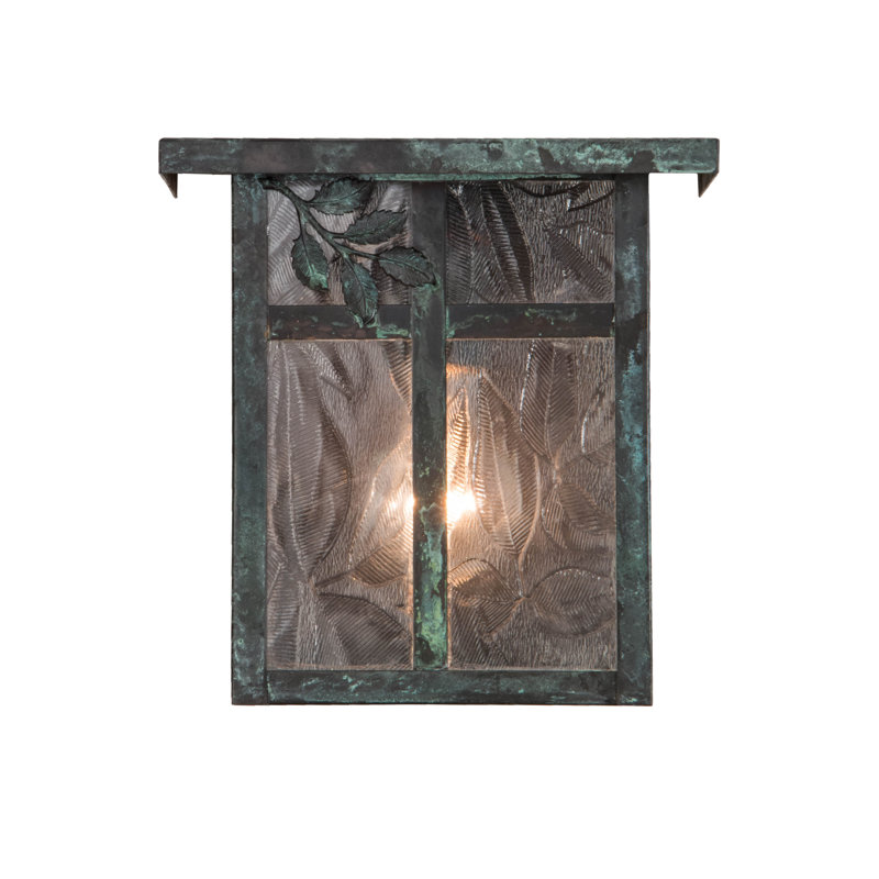 Hyde Park Sprig 1 - Light Outdoor Wall Lantern