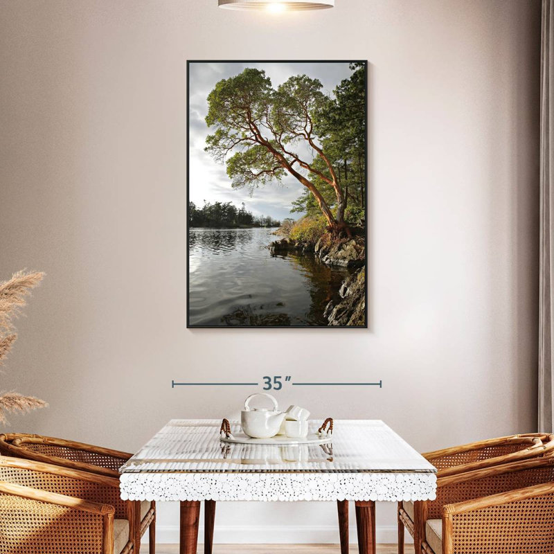 Arbousier au bord de l'eau, 31 po x 46 po, Cadre flottant noir