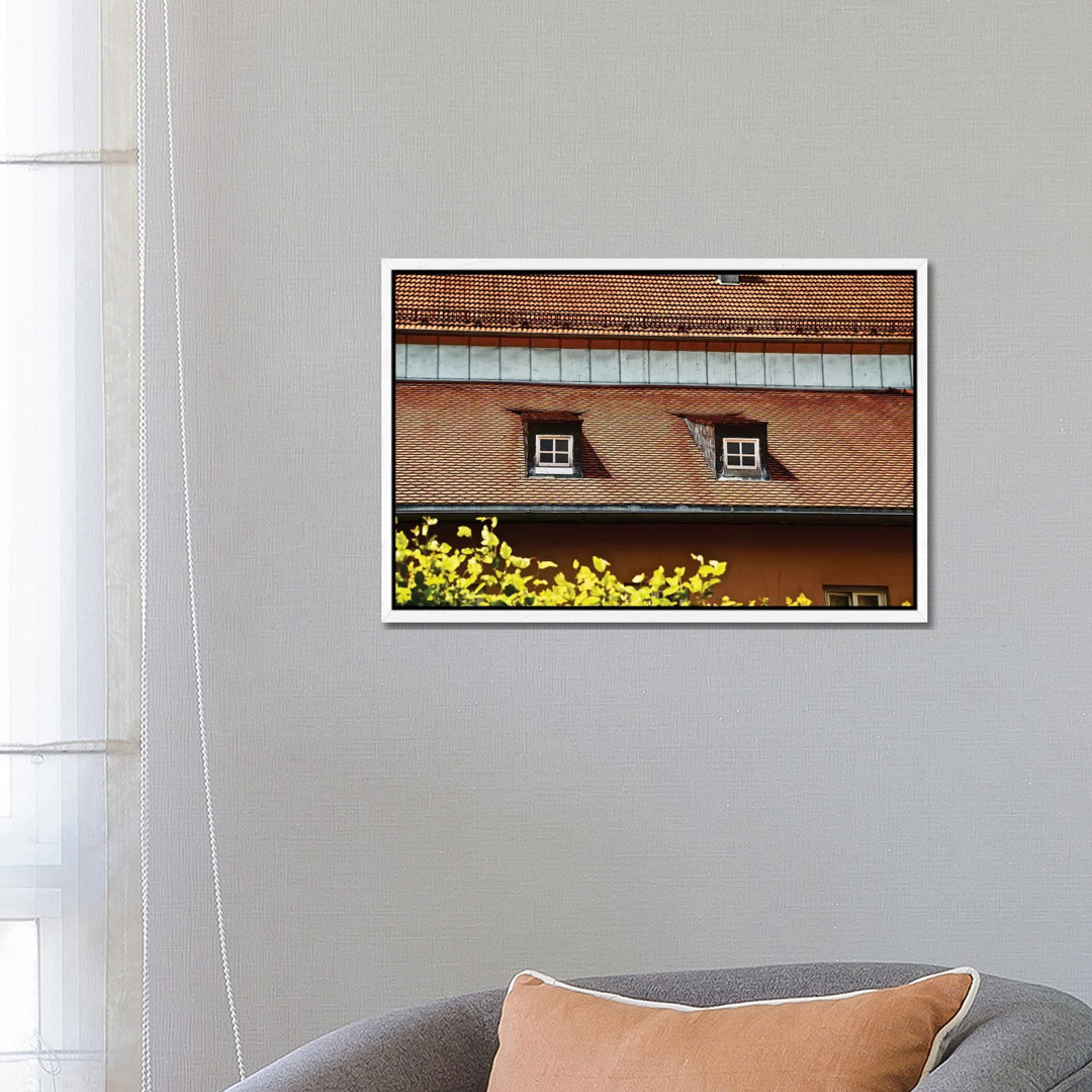 Double Window Rooftop von Susan Vizvary - Galerie-verpackte Leinwand Giclée auf Leinwand