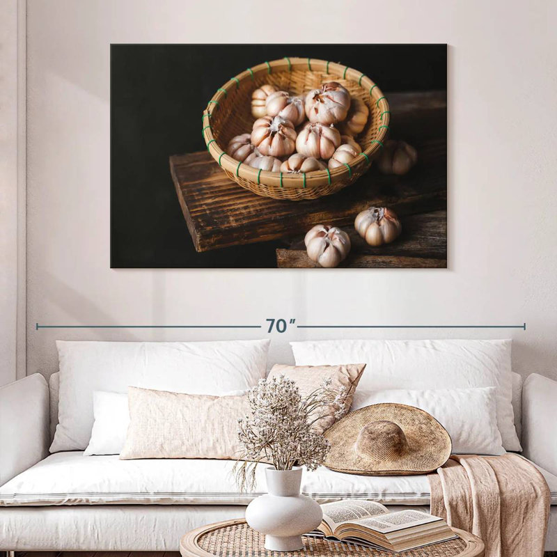 Yarlin Garlic, 32" H x 48" W