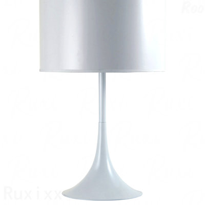 Lampe de table - structure en métal de 25 po de hauteur, finition blanche, abat-jour rond blanc