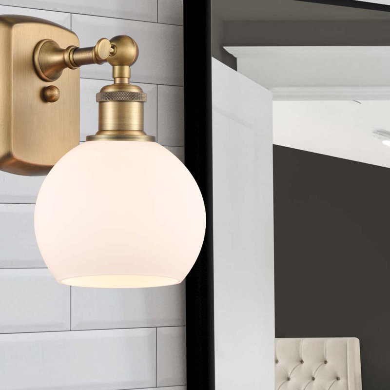 Applique murale 1 lumière 6 po Shauna, Blanc mat, Incandescente, Laiton brossé