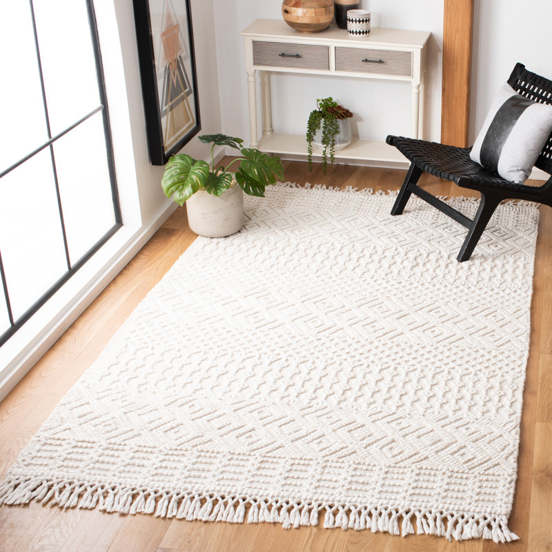 Casablanca Geometric Area Rug In Ivory, Rectangle 152 x 244 cm