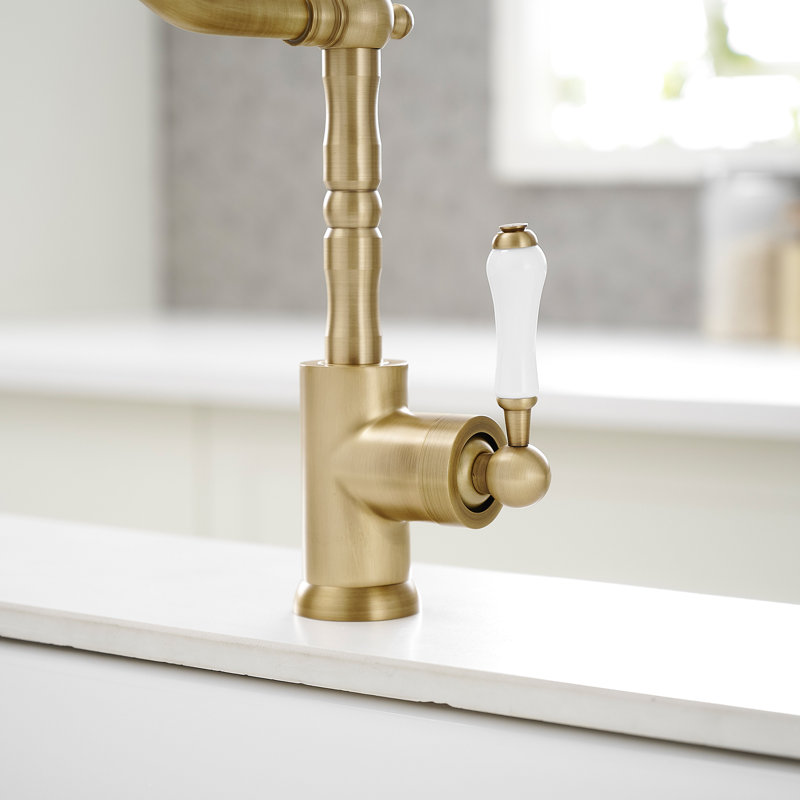 Single-Handle Kitchen Faucet Vessel Sink Faucet 360° Swivel One Hole Farmhouse Lavatory Vanity Faucet, Antique Brass