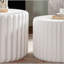Ensemble de tables basses rondes festonnées blanches