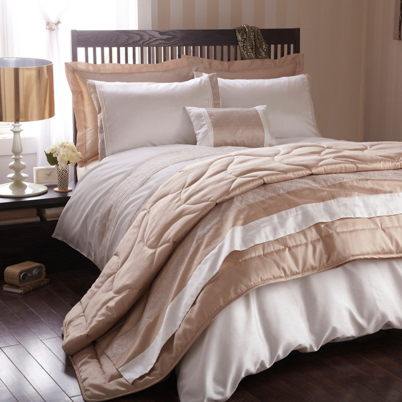 Lucia Bed Runner
