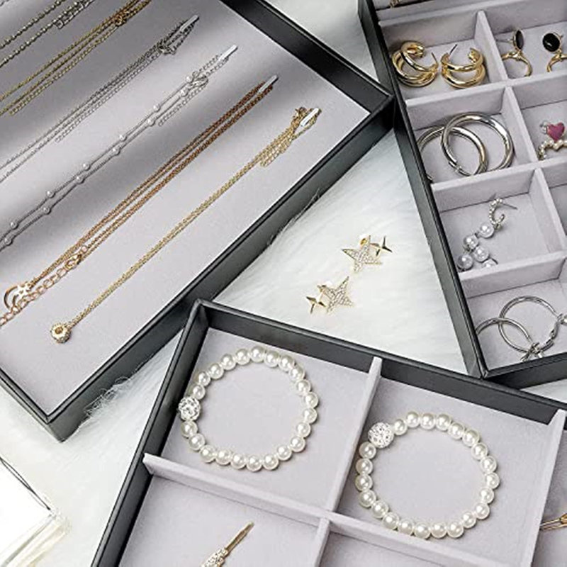 Ensemble de 3 bacs à bijoux empilables en velours avec séparateurs amovibles pour boucles d'oreilles