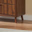 Commode à 3 tiroirs cannelée, commode haute de style Mid-Century avec design rainuré vertical, armoire de rangement en bois massif avec poignées en métal pour le salon de la chambre à coucher