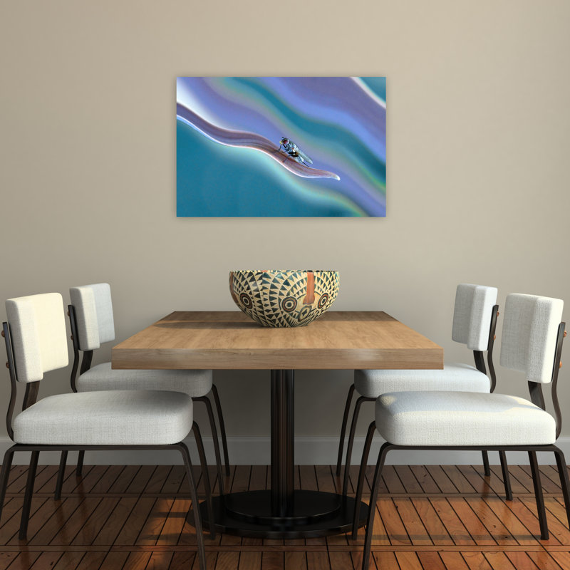 «Vibrant Fly», impression d'art minimaliste abstrait tourbillon bleu, 24" H x 36" W
