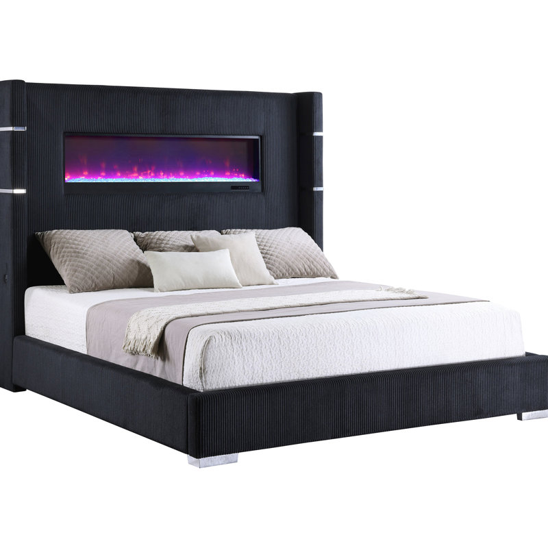 Très grand lit avec revêtement en velours côtelé noir et télécommande - flamme contrôlée, pièce maîtresse de la chambre à coucher