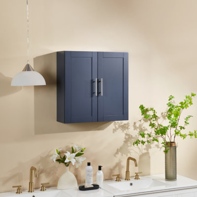 Armoire suspendue en bois avec portes et tablettes pour le rangement