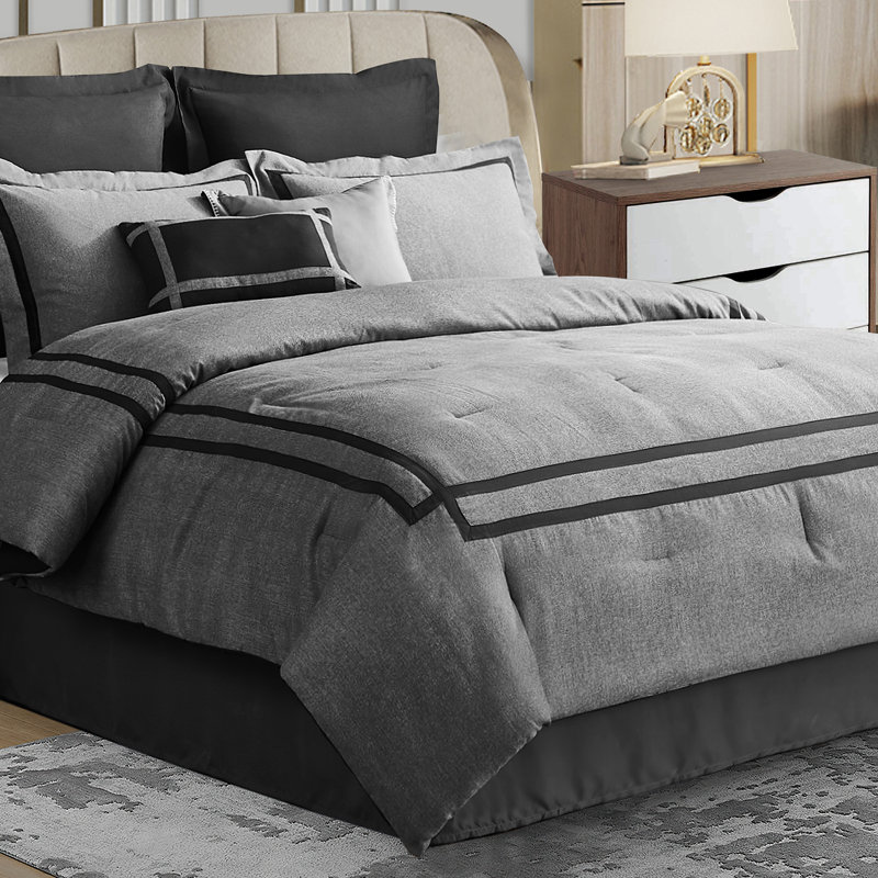 Wonderful Hotel Style  8 Piece Lightweight Comforter Set, Queen Comforter + 7 Additional Pieces, Gray