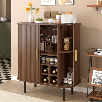 Armoire à vin cannelée avec support à vin à 8 grilles et 5 tablettes réglables