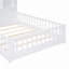 Lit plateforme avec tablettes et ensemble de prises et port USB-109105519
