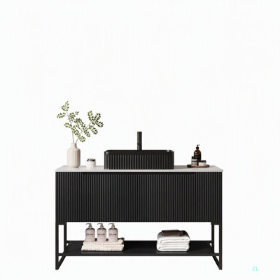 Meuble-lavabo de salle de bain de 122 cm (48 po), meuble de rangement autoportant avec 3 portes et une étagère ouverte, lavabo rectangulaire en céramique et comptoir en pierre frittée.