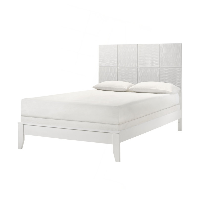 1 lit très grand lit de style contemporain au fini blanc impeccable avec panneaux de façade géométriques, Très grand lit