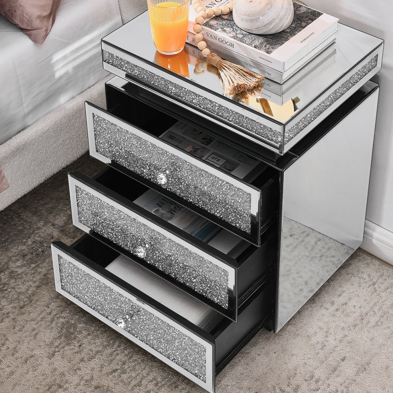 Table de chevet à miroir avec trois tiroirs et incrustation de cristal, idéale pour les chambres à coucher modernes, les salons et les vestiaires