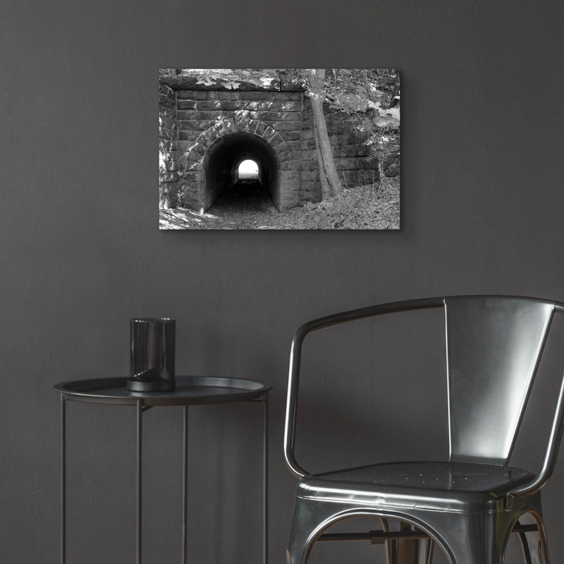 «Juniata Tunnel» par Lori Deiter, art mural en verre acrylique, H 16 po x l 24 po