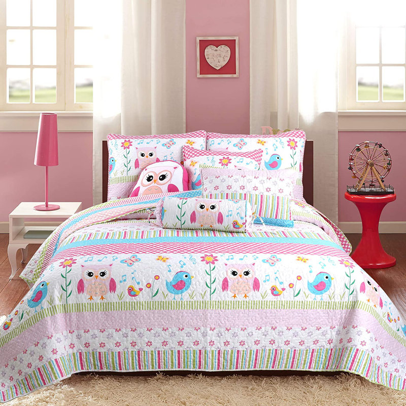 Quilt Set, Twin + 1 Standard Sham + 4 Throw Pillows