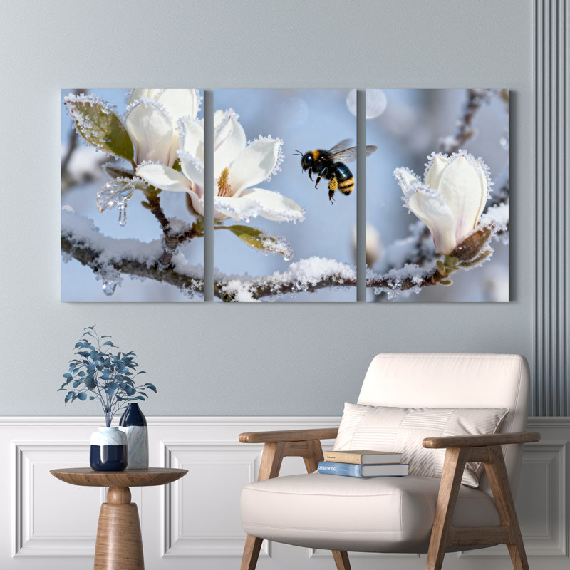 Ensemble de 3 tableaux sur toile tendue représentant des fleurs de magnolia blanc et une abeille en hiver, H 18 po x l 36 po