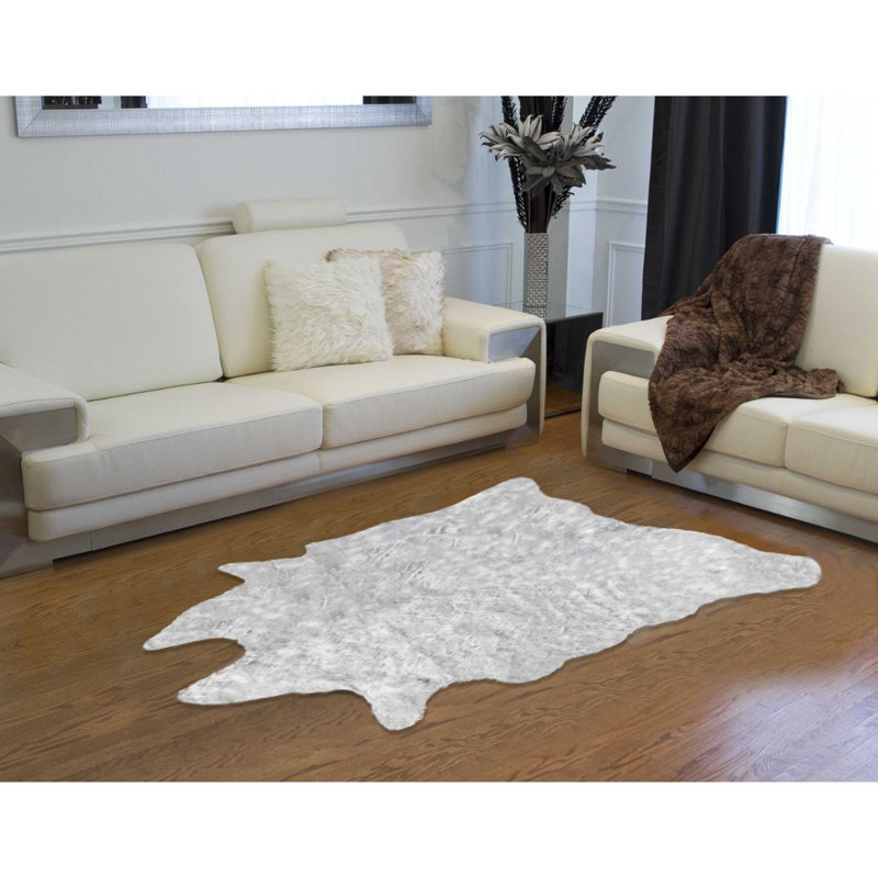 Dillard Gray Faux Fur Area Rug, Novelty 4'3" x 5'
