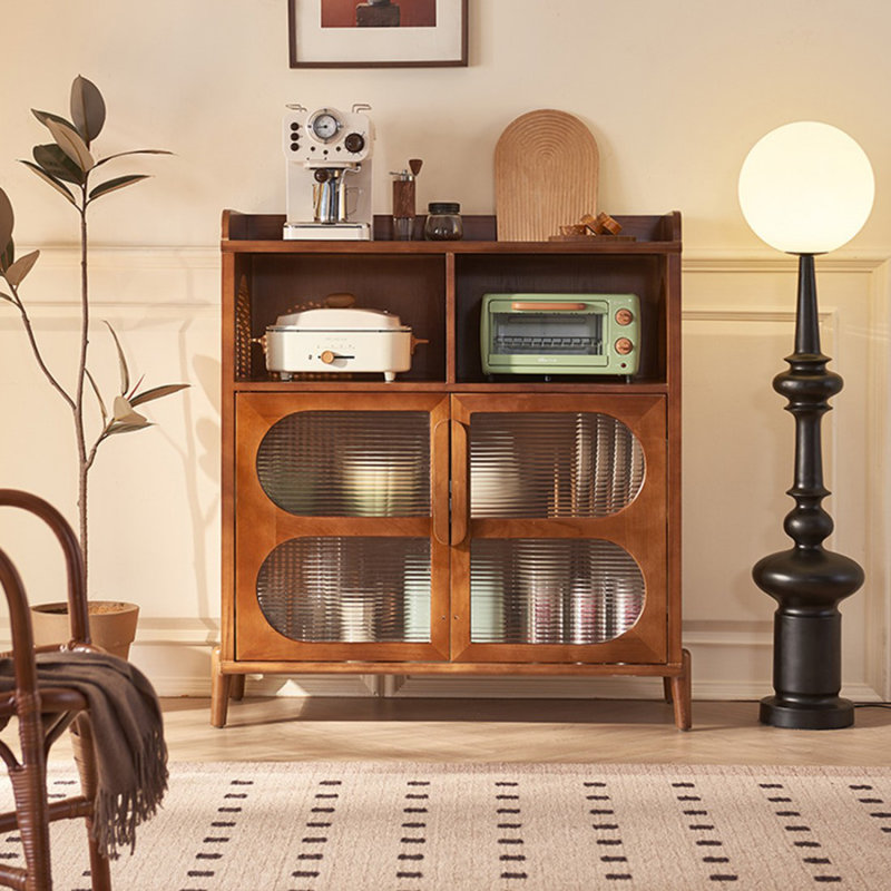 Buffet en noyer massif de style Mid-Century