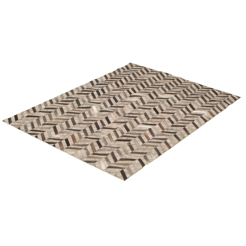 Tapis gris en peau de vache 4 pi 8 po x 6 pi 6 po