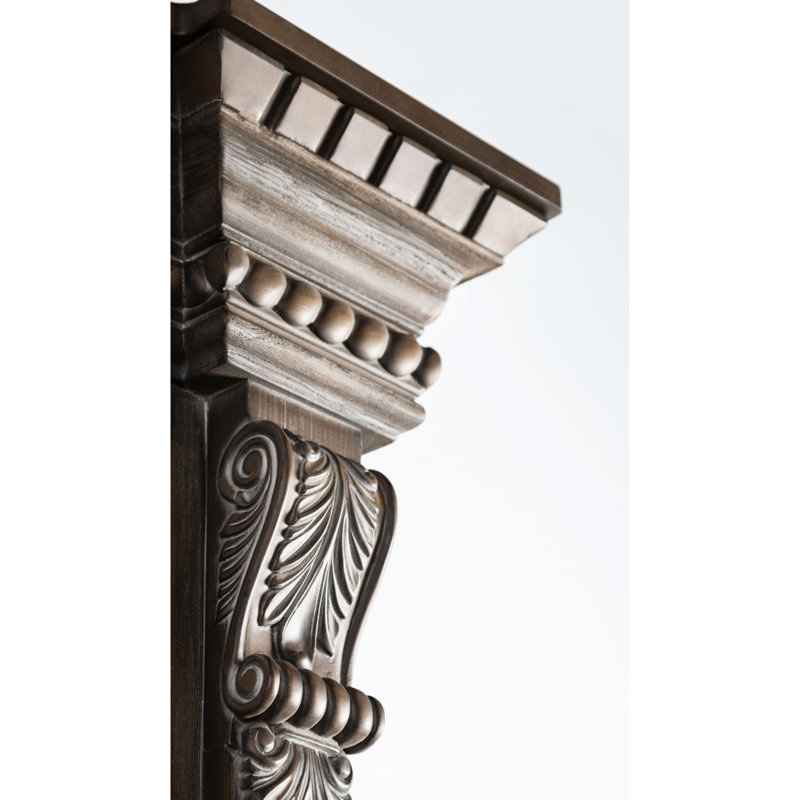 Structure de grand lit en bois massif avec tête de lit en chêne vieilli et éléments de conception dentelés pour la chambre à coucher, taille, fabrication, détails, poteaux, moulures de style traditionnel