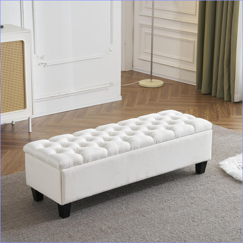 Repose-pieds banc de rangement très long, capitonné à motif de losanges blanc neige | Pieds en bois | Bordure noire