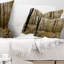 Vue panoramique de la forêt boisée - coussin décoratif imprimé forêt