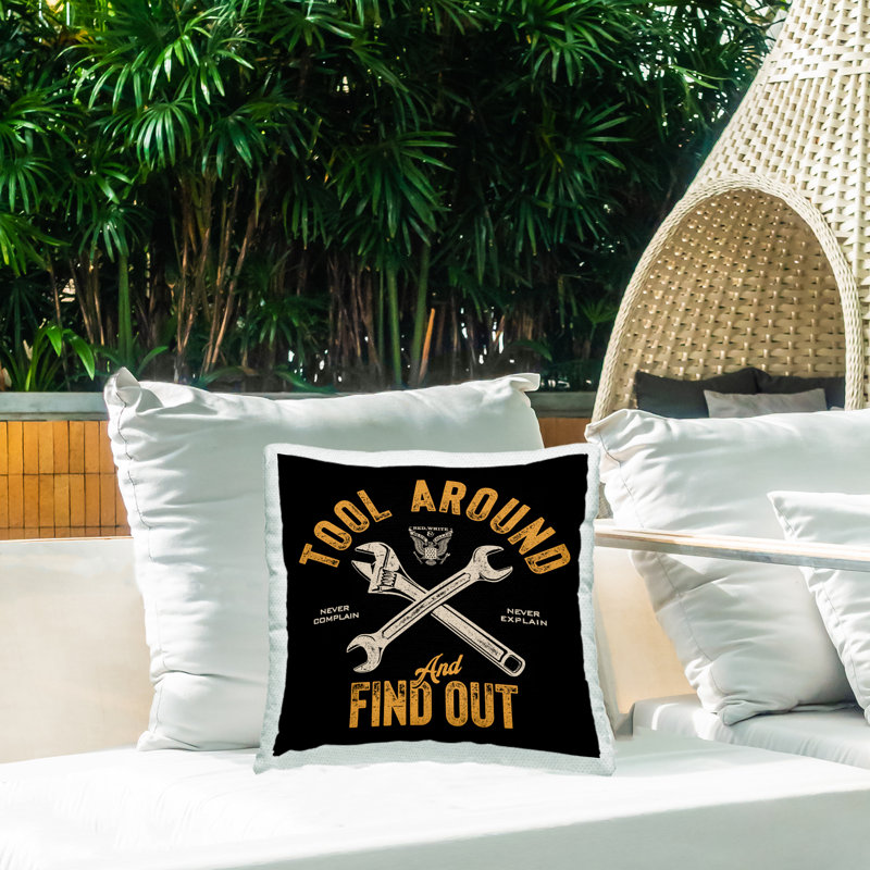 Conception de coussin décoratif pour outils Out & Find Out par Jedco Brands, Inc.