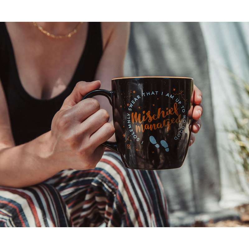 Tasse en céramique noire et dorée Harry Potter Marauder Map | Peut contenir 18 onces