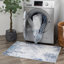 Tapis bleu / blanc en polyester abstrait moderne lavable à la machine-78689032