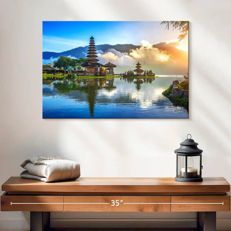 Vanna Lake Beratan Temple