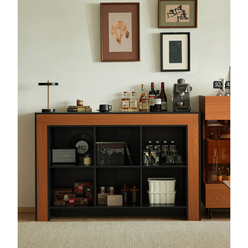 Armoire ouverte moderne de couleur contrastante moderne avec grand rangement