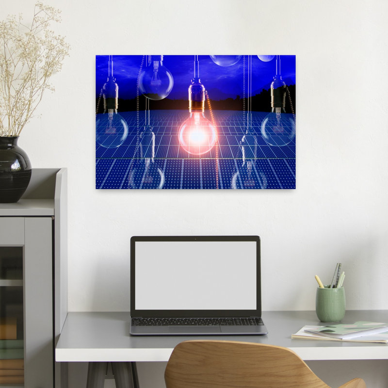 Ampoule illuminée au-dessus d'un panneau solaire, H 16 po x l 24 po