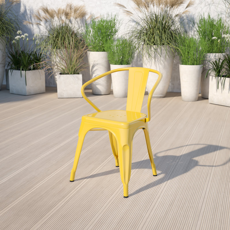 Chaise Hucheson, Jaune